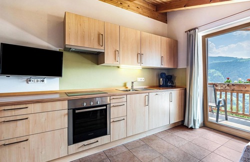 Albions Apartment | Holiday Apartment "Dolomiten Winklerhof" with Mountain View, Garden & Wi-Fi