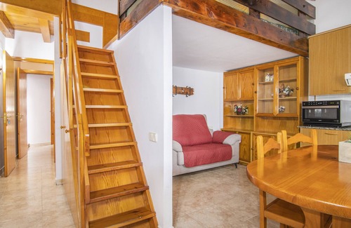 Les Iglesies Apartment | Holiday Apartment "Casa Batlle Boix" with Mountain View & Wi-Fi