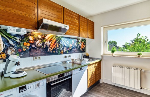 Weiler Apartment | Holiday Apartment 'Ferienwohnung Burgblick' with Balcony & Wi-Fi