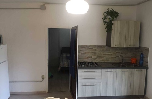 Lona-Lases Apartment | Holiday Apartment "Francesca" near Lake with Terrace