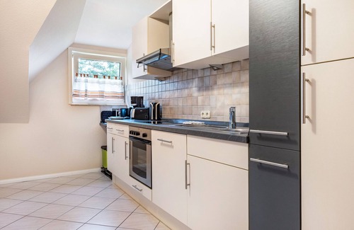 Cuxhaven Apartment | Holiday Apartment 'Heimathafen' with Wi-Fi