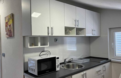 Okrug Gornji Apartment | Holiday apartment Violet