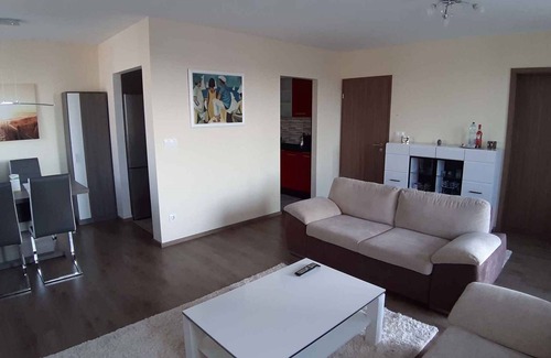Balatonalmadi Apartment | Holiday apartment overlooking the lake and pool