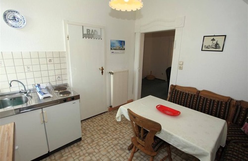 Tabarz Apartment | holiday apartment in Jugendstilhaus in a quiet site, spa gardens, hiking trails