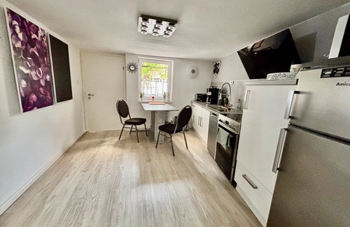 Melsungen Apartment | Holiday Apartment 'Kalle' with Balcony and Wi-Fi