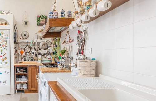 Lentini Apartment | Holiday Apartment "La Casa Delle Lanterne" with 2 Balconies & Wi-Fi