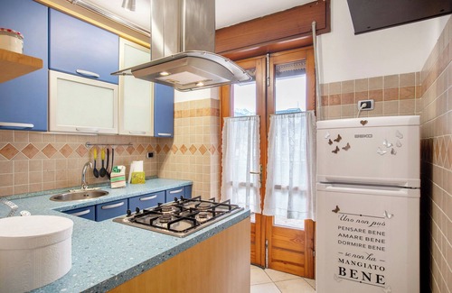 Panorama Apartment | Holiday Apartment "La Maison Des Jumeaux" with Private Terrace, Shared Garden & Wi-Fi