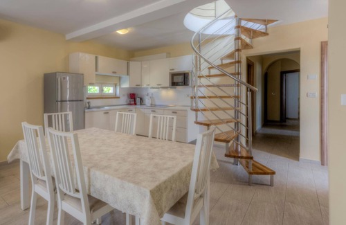 Lovrecica Apartment | Holiday apartment Lovrecica for 1 - 5 persons with 3 bedrooms - Holiday apartment