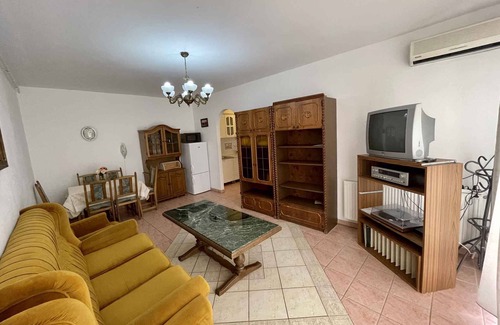 Keszthely Apartment | Holiday apartment only 300m from the beach with pool