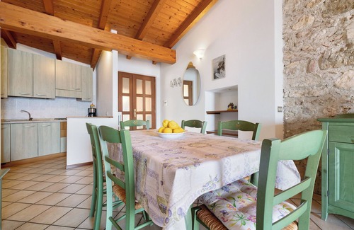 Oldesio Apartment | Holiday Apartment 'Rustico Spagnol 4' with Lake View, Pool & Wi-Fi