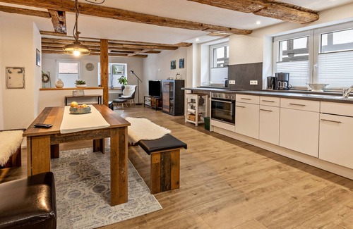 Gaienhofen Apartment | Holiday Apartment "Schmid Am See" with Wi-Fi