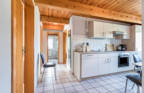Schobull Apartment | Holiday Apartment "Schipp Landen Johanna" with Shared Garden & Wi-Fi