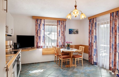 Weidach Apartment | Holiday Apartment "Sterngucker Suite" with Mountain View, Shared Garden & Wi-Fi