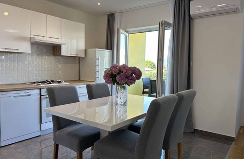 Porat Apartment | Holiday apartment with air conditioning and Internet