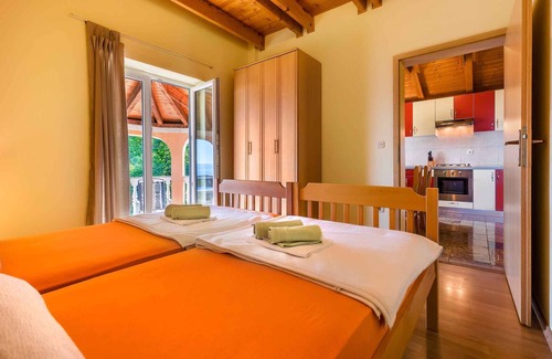 Bregi Apartment | Holiday apartment with sea view and terrace