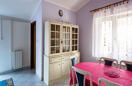 Salatic Apartment | Holiday apartment with pool