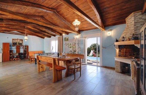 Kanfanar Apartment | Holiday apartment with outdoor swimming pool and terrace
