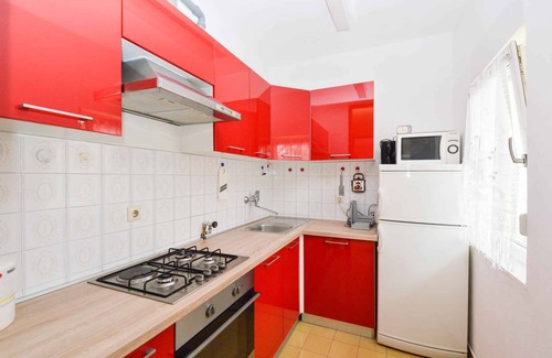 Skatari Apartment | Holiday apartment with terrace and air conditioning