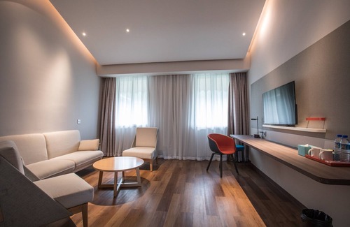 Qinglong County Bed & Breakfast | Holiday Inn Express Guizhou Qinglong by IHG