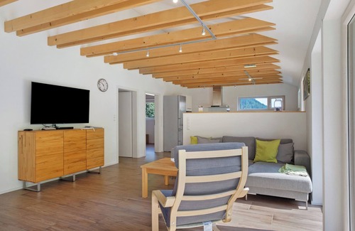 Gutach House | Holiday Home 'Steinenbachhäusle' with Mountain View, Shared Terrace and Wi-Fi