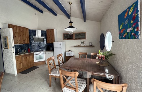 Saint-Trojan-les-Bains House | Holiday Home 'Location Chemin De Lannelongue' with Private Terrace and Private Garden