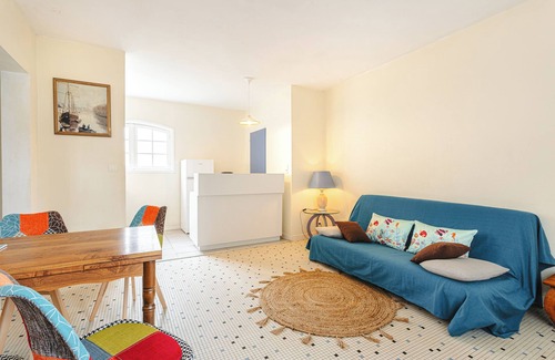 Saint-Trojan-les-Bains House | Holiday Home 'Longère Proche Plage Et Forêt 1' with Shared Terrace, Shared Garden and Wi-Fi