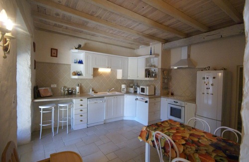 Saint-Laurent-de-la-Salle House | Holiday Home Saint-Laurent Pool & Garden