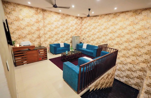 Panipat Hotel | Holiday Green