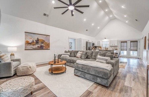 Counce House | Holiday Hills Haven!