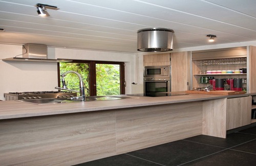 La Roche-en-Ardenne House | Holiday Home in Ardennes with Pool & Jacuzzi
