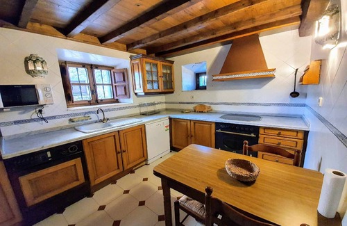 La Pereda House | Holiday home Dario