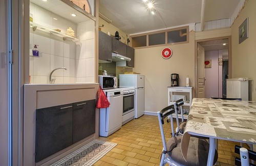 Chateauneuf-du-Rhone House | Holiday Home 'La Bastide De La Coda' with Wi-Fi