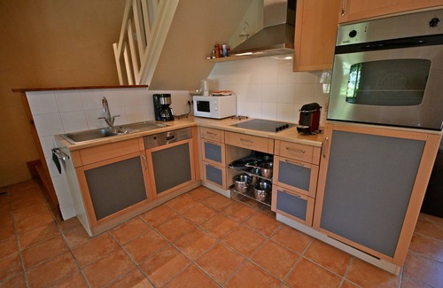 Sainte-Foy-de-Longas House | Holiday Home 'Le Bourrelier' with Shared Garden and Wi-Fi