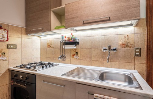 Pietrabuona House | Holiday Home 'La Casa Di Bea' with Mountain View, Private Terrace and Private Garden
