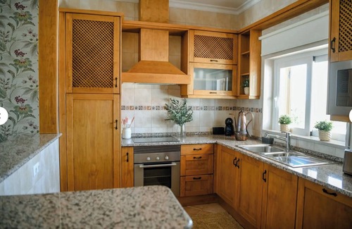 Aldeia dos Palheiros House | Holiday Home 'Herdade Monte Gordo - Casa 1' with Shared Pool, Wi-Fi and Air Conditioning