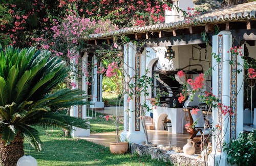 Alhaurin el Grande House | Holiday home in idyllic setting with natural lake in Barranco Blanco