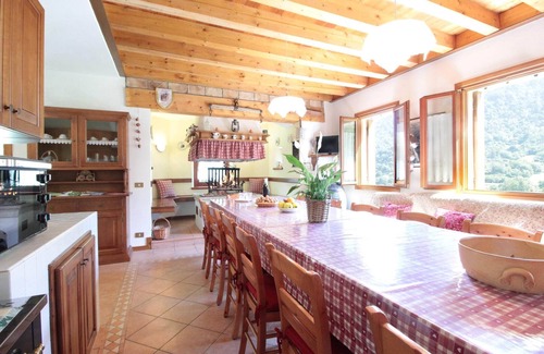 Cison di Valmarino House | Holiday Home in Cison with Mountain Views