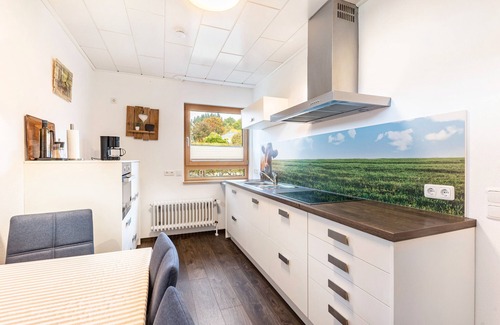 Glindfeld House | Holiday Home 'Am Scheidt' with Private Terrace, Private Garden and Wi-Fi