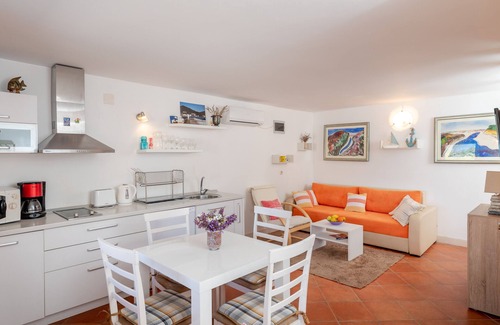 Hodilje House | Holiday Home Anima Maris- Duplex Two Bedroom Holiday Home with Terrace and Sea View