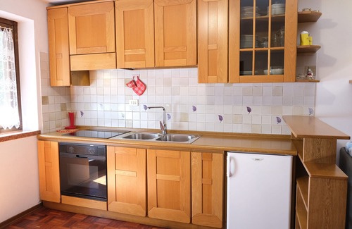 Penia House | Holiday Home 'Appartamento Madiai' with Shared Terrace