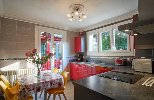 Pierre-Chatel House | Holiday Home 'Au Printemps Japonais' with Mountain View, Garden, Balcony, A/C & Wi-Fi