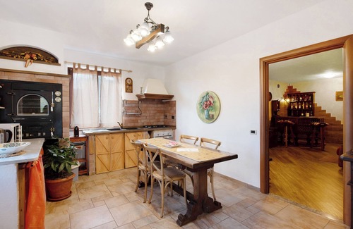 Campomorone House | Holiday Home "Baia Di Campo" with Shared Pool, Private Garden and Wi-Fi
