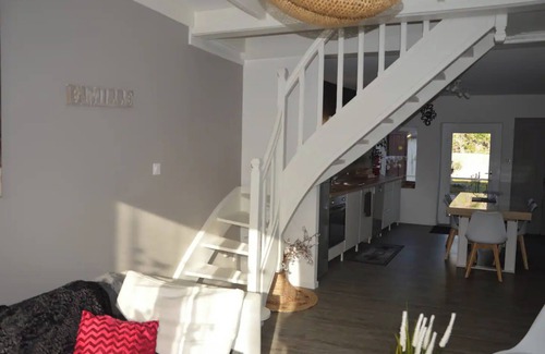 Pelussin House | Holiday Home 'Belle Maison De Village Avec Jardin' with Private Terrace, Private Garden and Wi-Fi