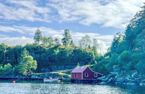 Vinnes House | Holiday Home Bjørkeneset by Interhome