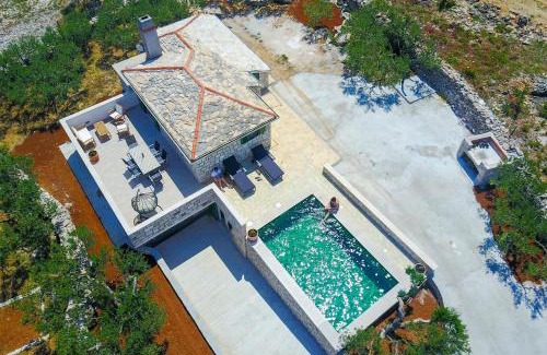 Splitska House | Holiday Home Bliss