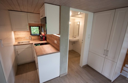 Odderade House | Holiday Home 'Blockhaus Quellental' with Lake View, Private Terrace and Wi-Fi