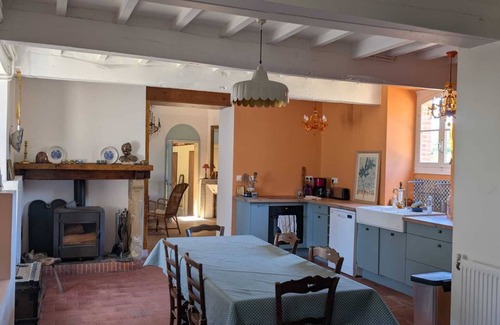Malabat House | Holiday Home 'Blousson' with Mountain View, Private Pool and Wi-Fi