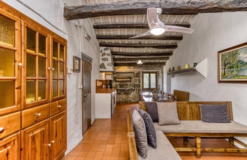 Merlant House | Holiday Home 'Can Soler De Merlant 2' with Mountain Views, Shared Pool and Wi-Fi