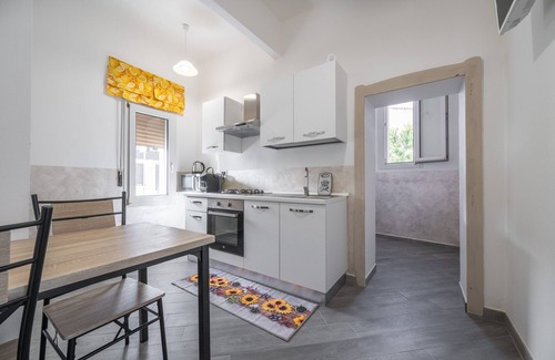 Assemini House | Holiday Home "Casa Claudia" with Private Terrace & Wi-Fi