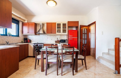 Lahania House | Holiday Home 'Casa D' Irene' with Sea View, Wi-Fi and Air Conditioning